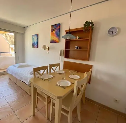 Joli 2 Pieces Vue Parking Clim 50m Apartmán