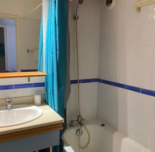 Joli 2 Pieces Vue Parking Clim 50m Apartman