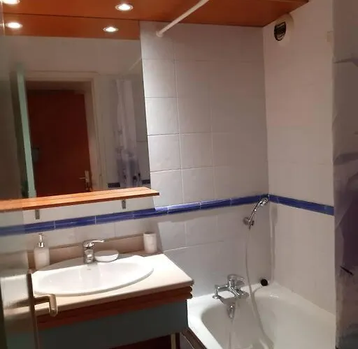 Joli 2 Pieces Vue Parking Clim 50m *